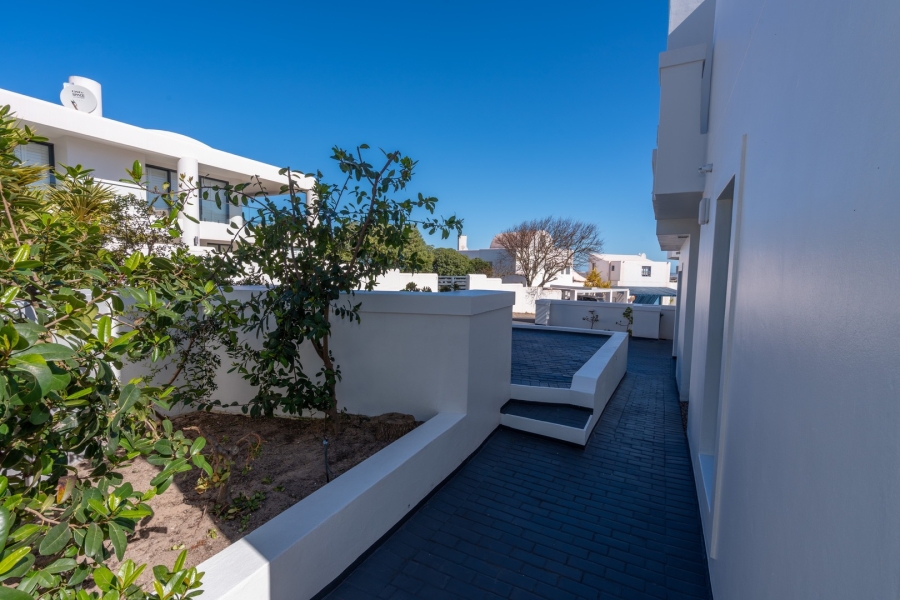 4 Bedroom Property for Sale in Paradise Beach Western Cape